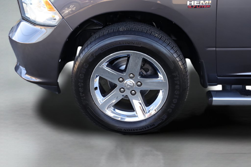 Used 2016 RAM 1500 Express AWD/4WD image 3