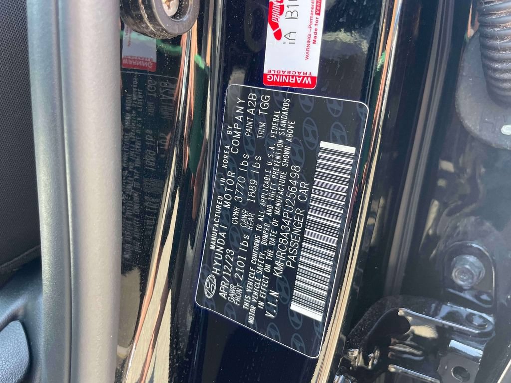Used 2023 Hyundai Venue SEL FWD image 16