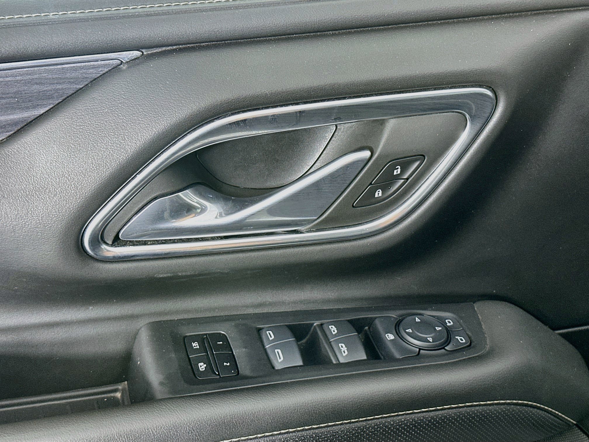Used 2024 GMC Yukon XL SLT RWD image 15