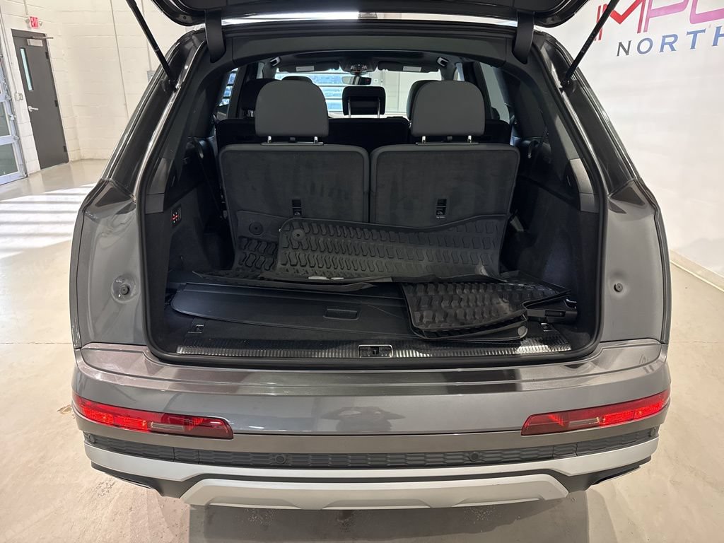Used 2025 Audi Q7 2.0T Premium w/ Convenience Package AWD/4WD image 43