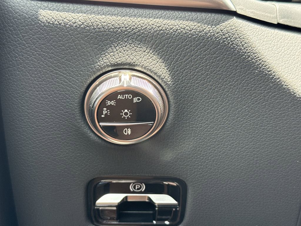 New 2025 Mercedes-Benz GLC 350e 4MATIC image 28