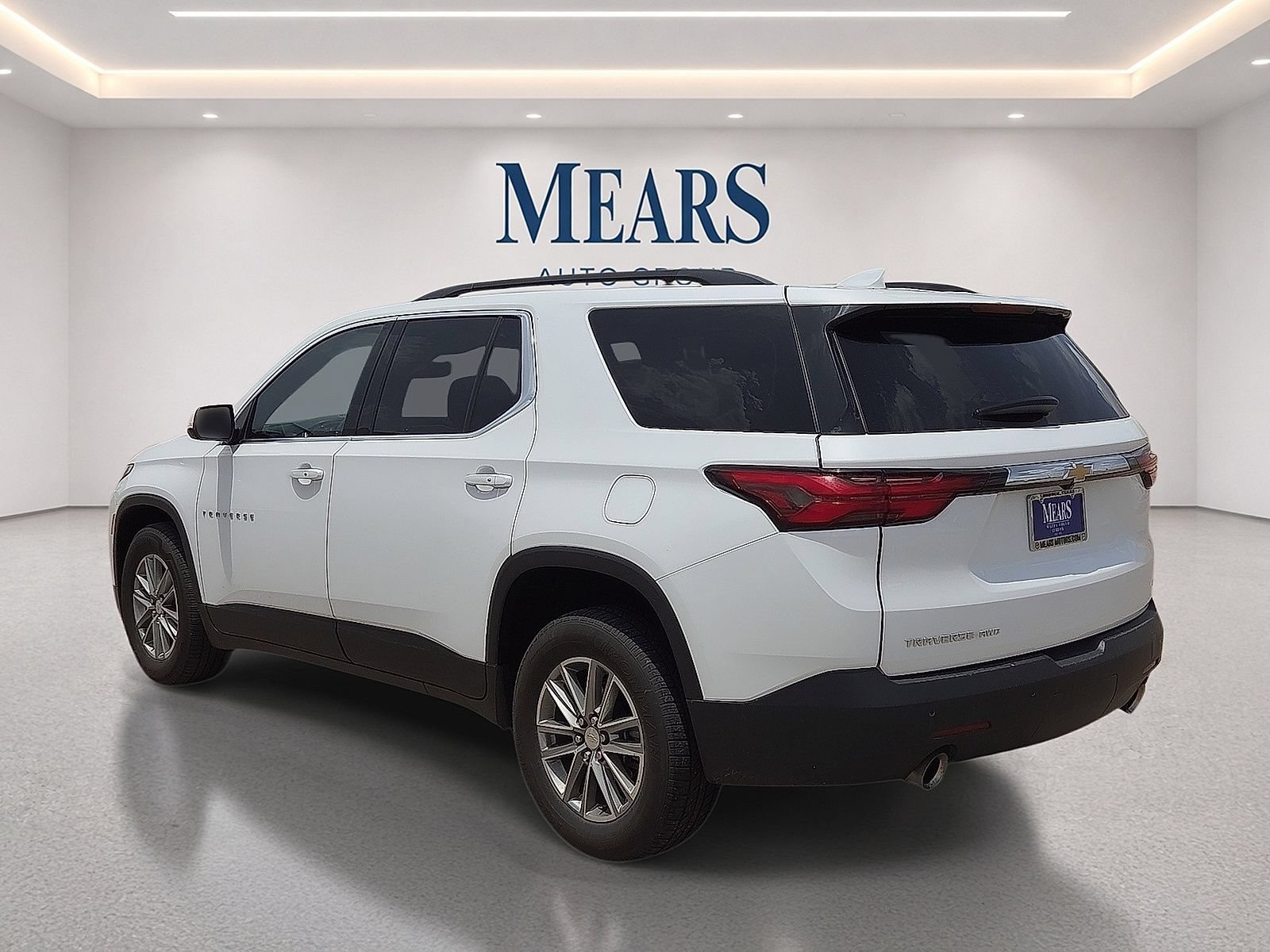 Used 2023 Chevrolet Traverse LT AWD/4WD image 3