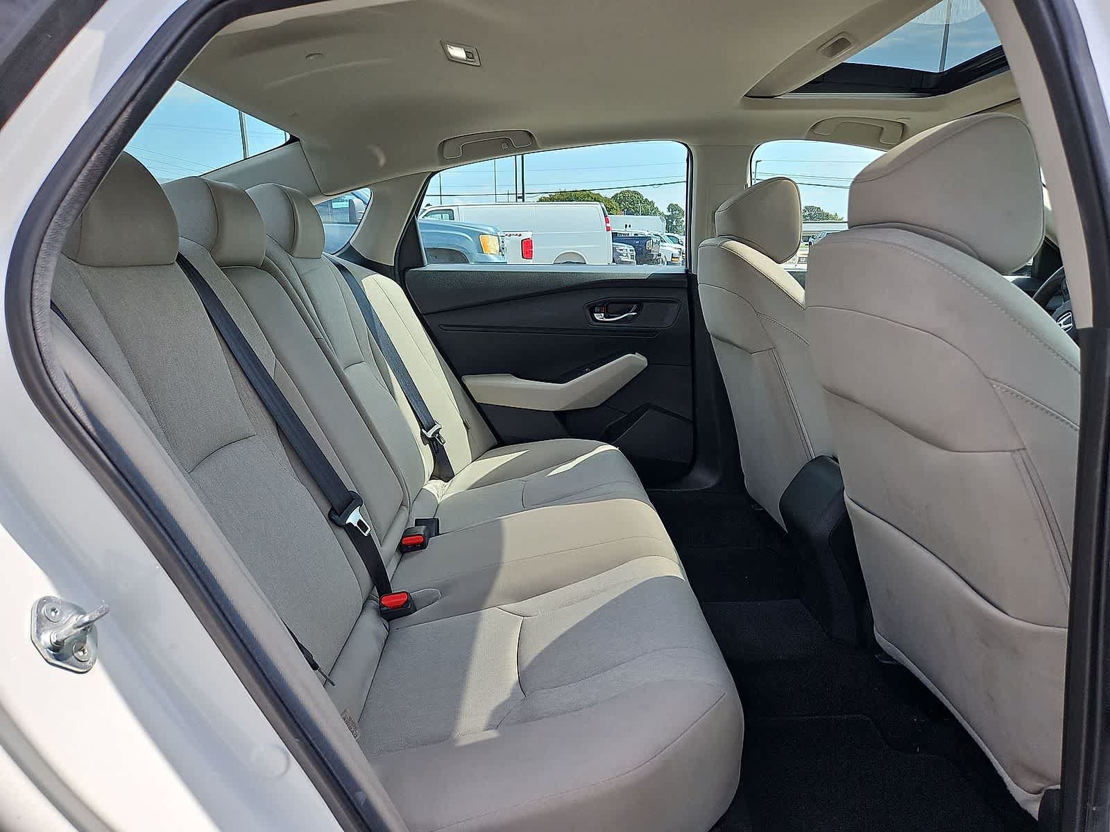 Used 2023 Honda Accord EX image 31