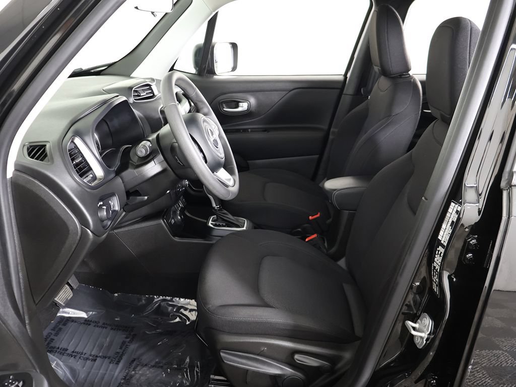 Used 2023 Jeep Renegade Latitude AWD/4WD image 29