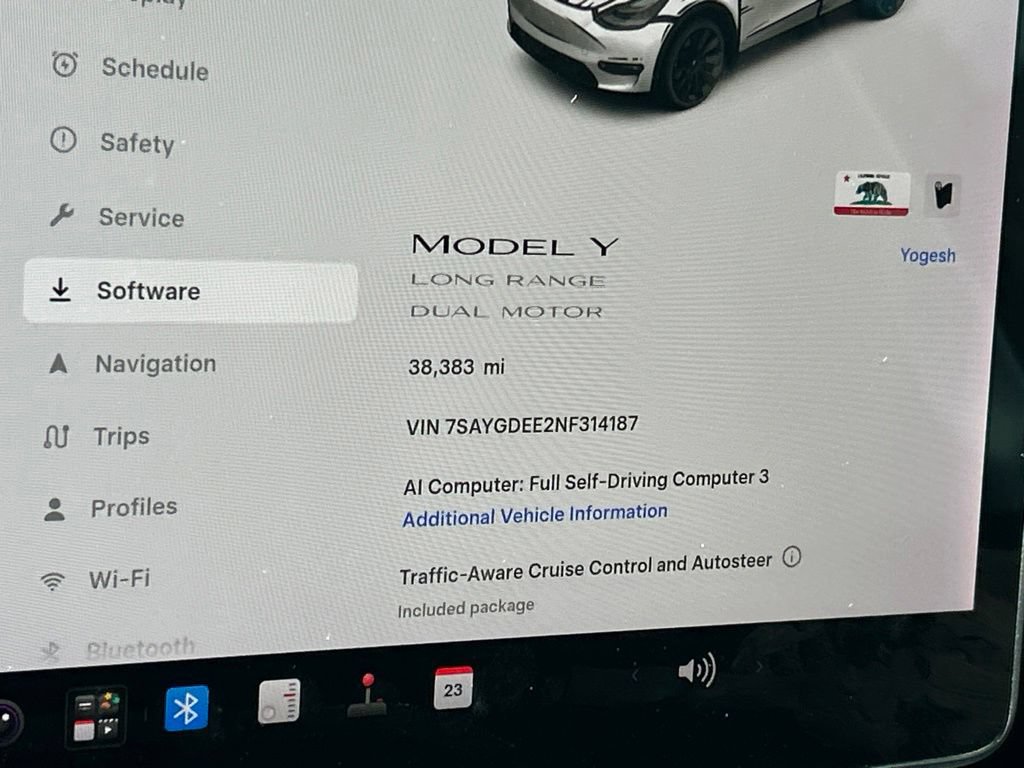 Used 2022 Tesla Model Y Long Range AWD/4WD image 25