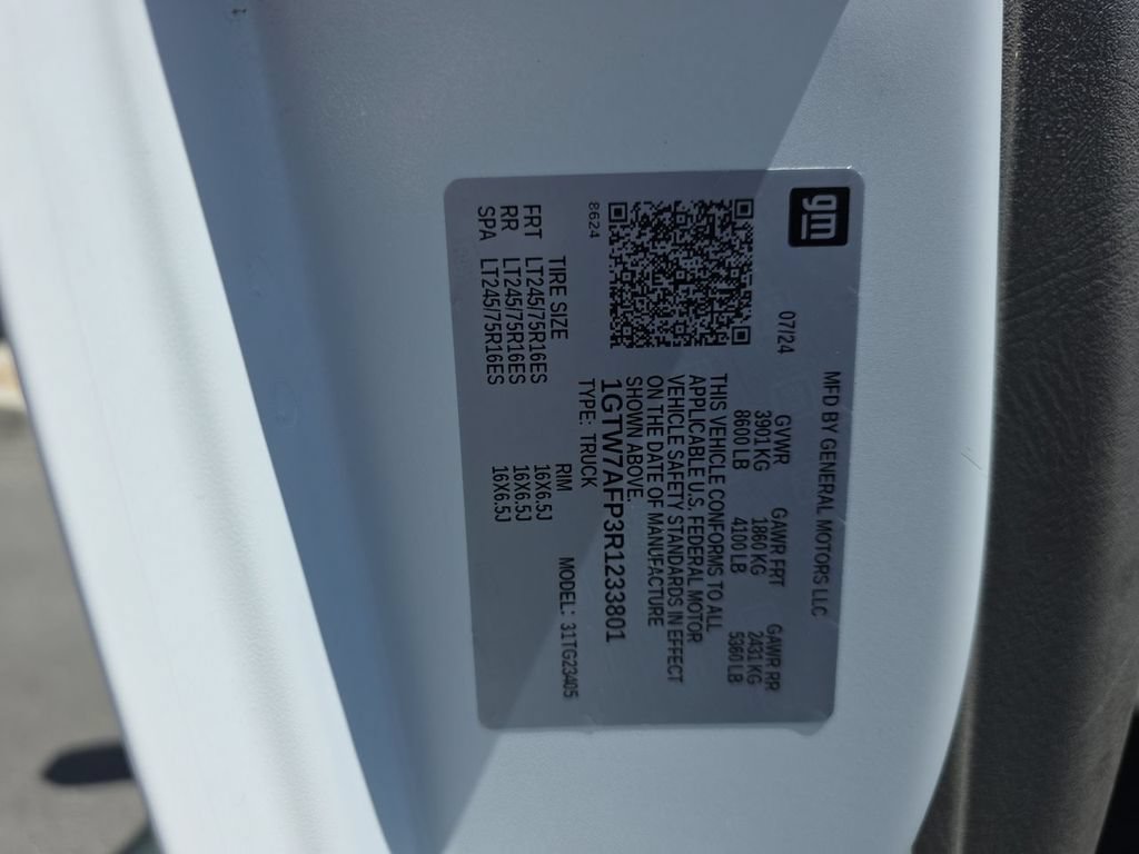 Used 2024 GMC Savana 2500 w/ Driver Convenience Package RWD image 33