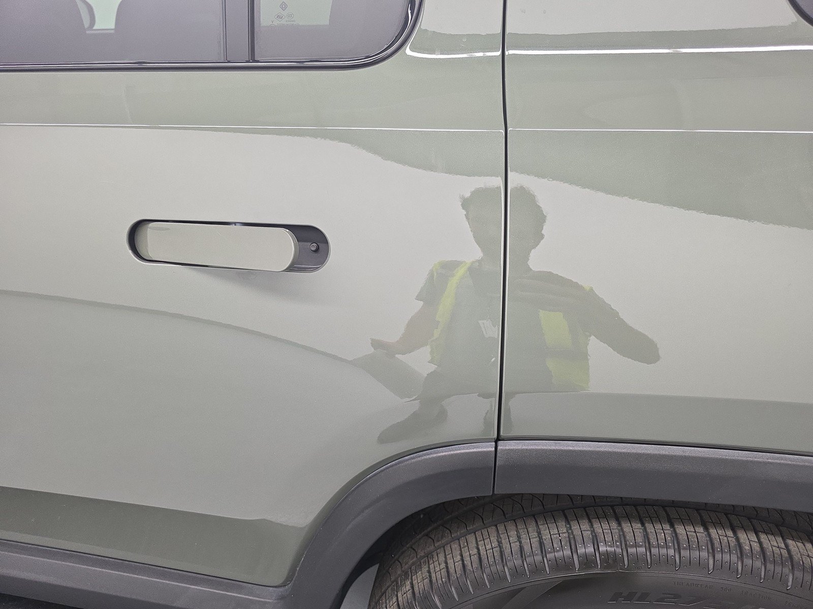 Used 2023 Rivian R1S Launch Edition AWD/4WD image 35