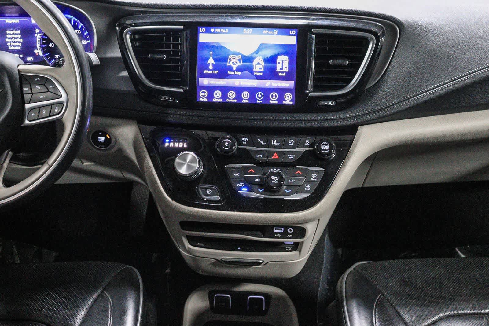 Used 2019 Chrysler Pacifica Limited w/ Advanced Safetytec Group FWD image 15