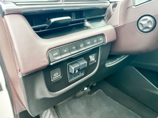 Used 2021 Cadillac Escalade Premium Luxury Platinum image 18