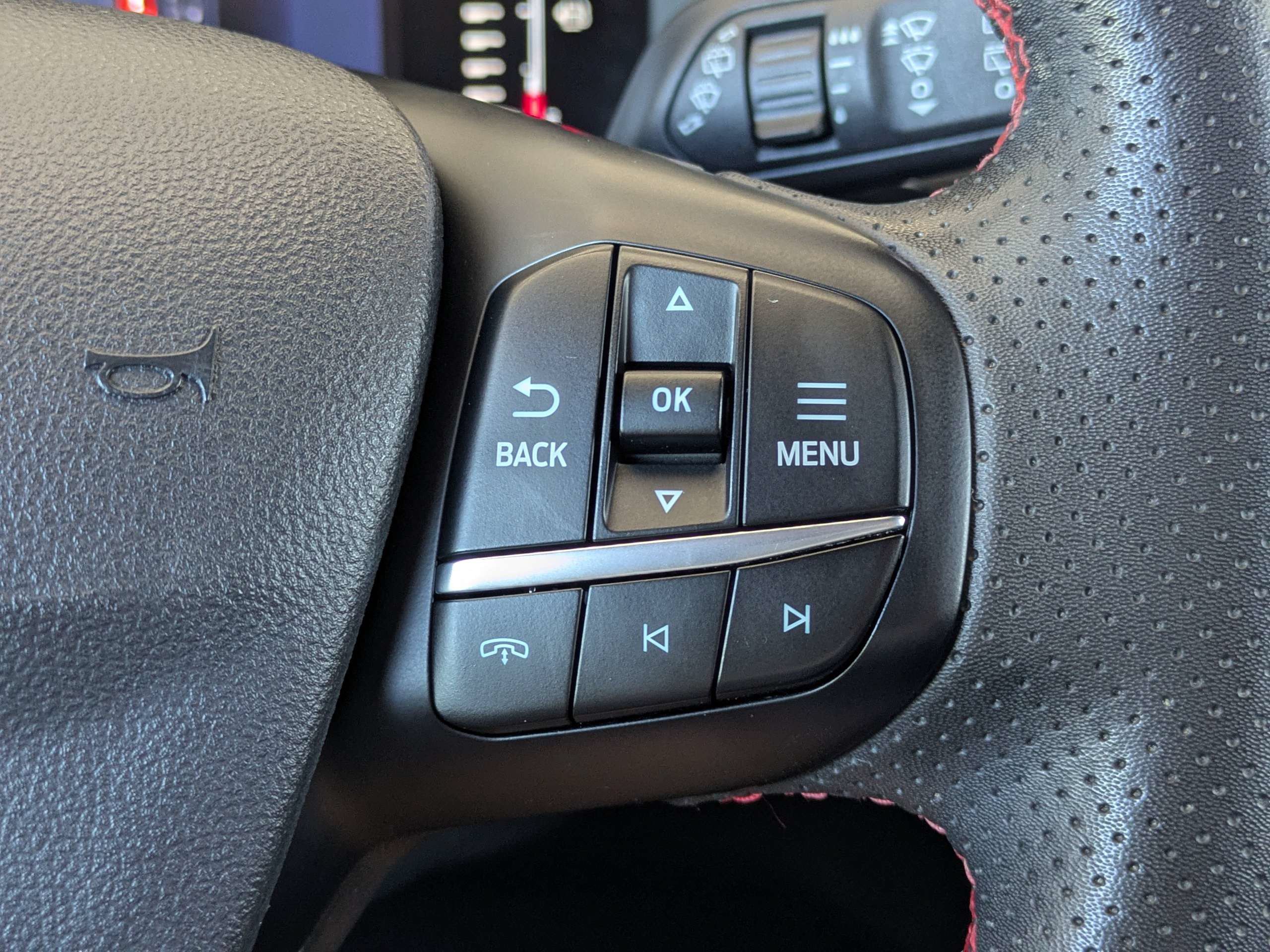 Used 2023 Ford Escape ST-Line w/ Tech Pack #1 FWD image 29