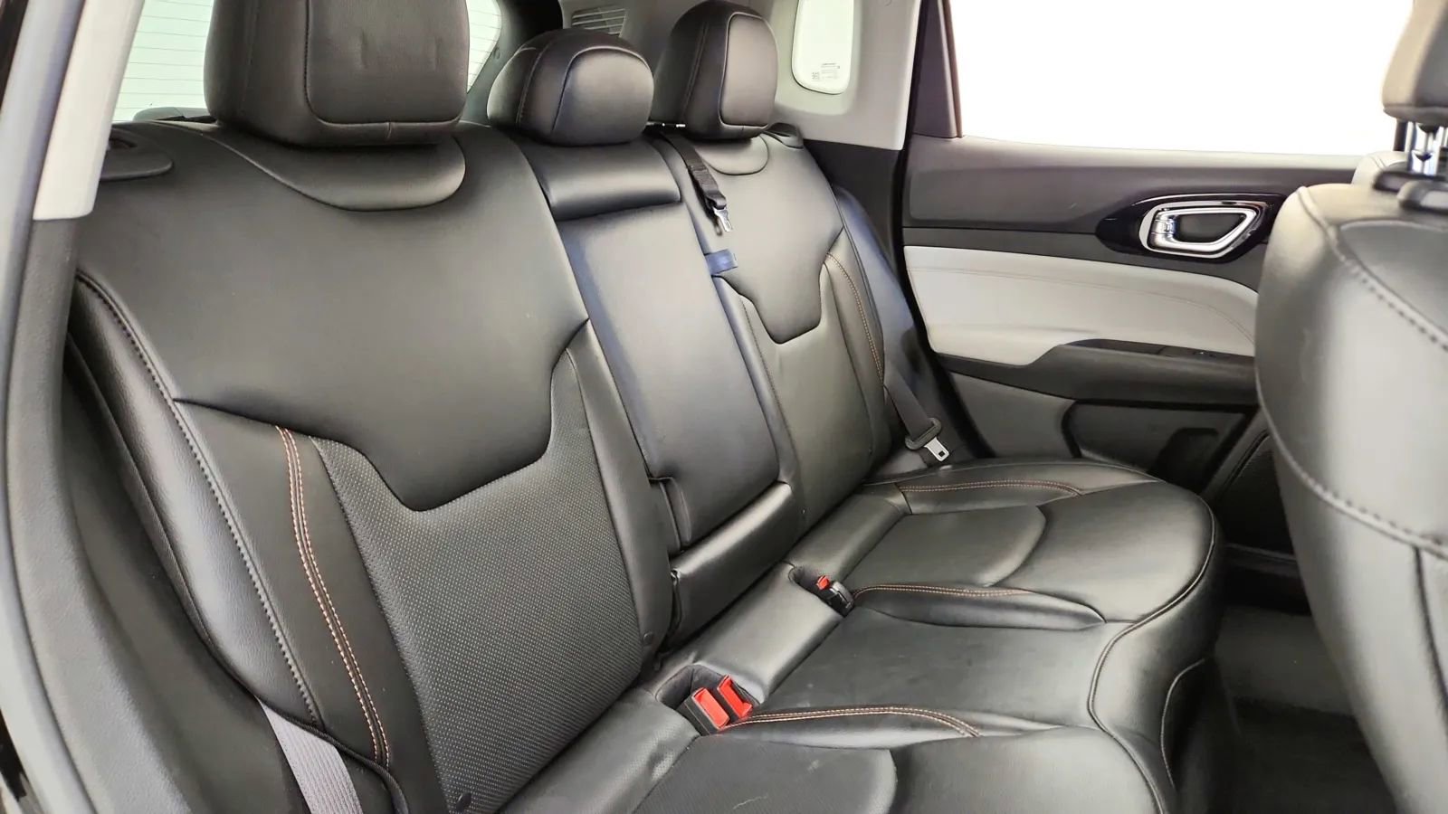 Used 2022 Jeep Compass Limited image 38