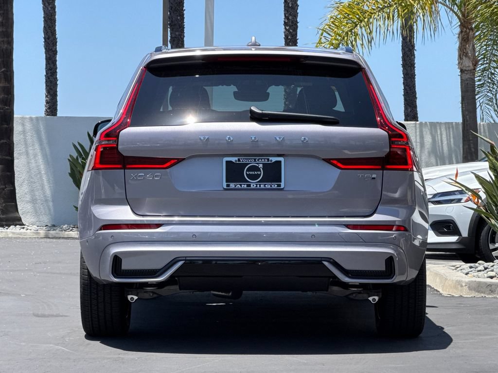 New 2026 Volvo XC60 T8 Plus w/ Climate Package PRO AWD/4WD image 4