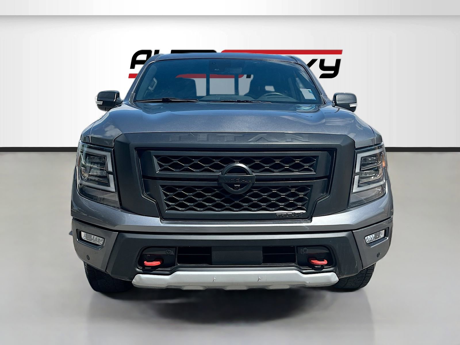 Used 2024 Nissan Titan PRO-4X w/ Pro-4x Convenience Package image 2