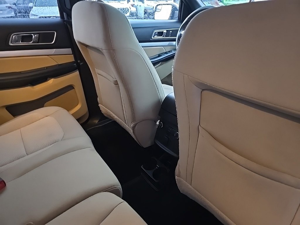 Used 2017 Ford Explorer XLT image 78