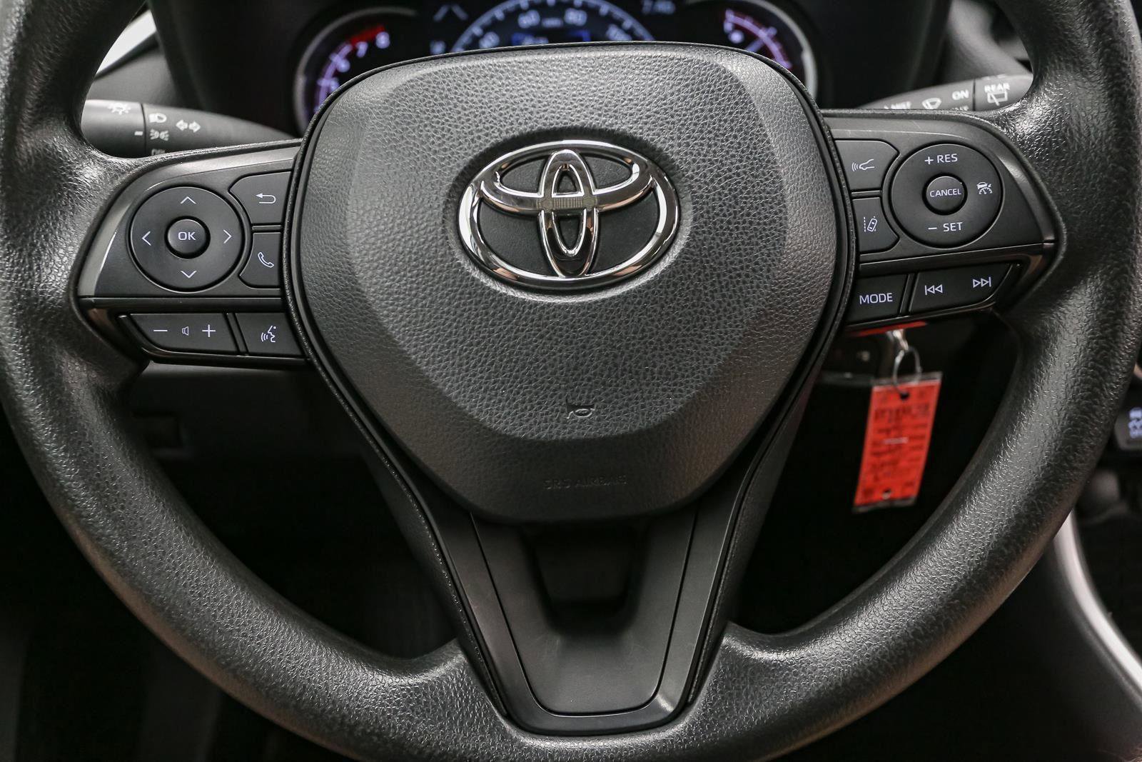 Used 2024 Toyota RAV4 LE AWD/4WD image 30