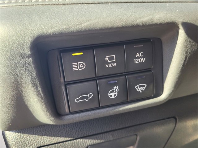 Used 2021 Toyota Highlander Limited image 19