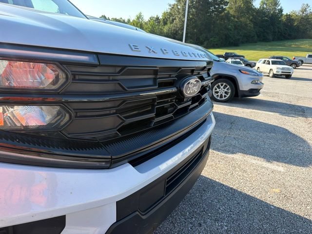 Used 2025 Ford Expedition Max Active AWD/4WD image 9