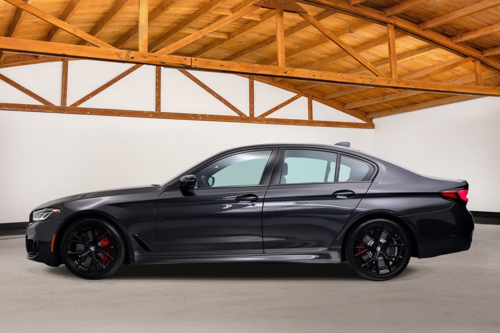 Used 2023 BMW M550i xDrive AWD/4WD image 2