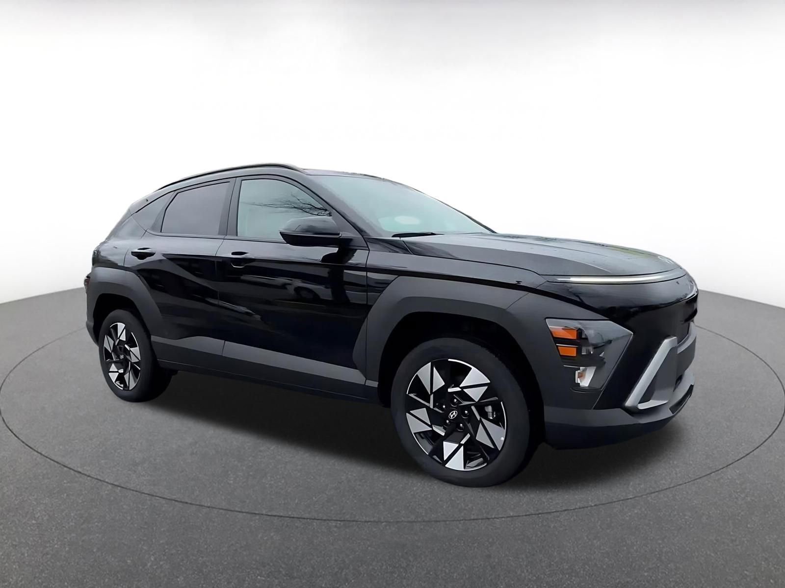 Used 2025 Hyundai Kona SEL image 2