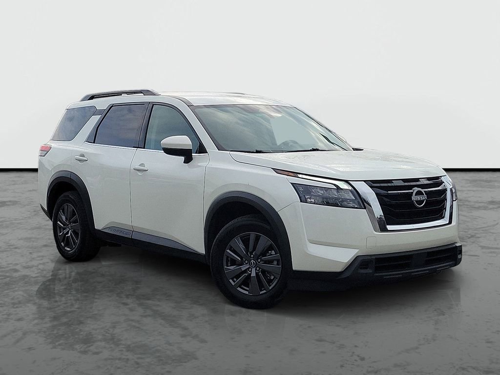Used 2024 Nissan Pathfinder SV FWD image 1