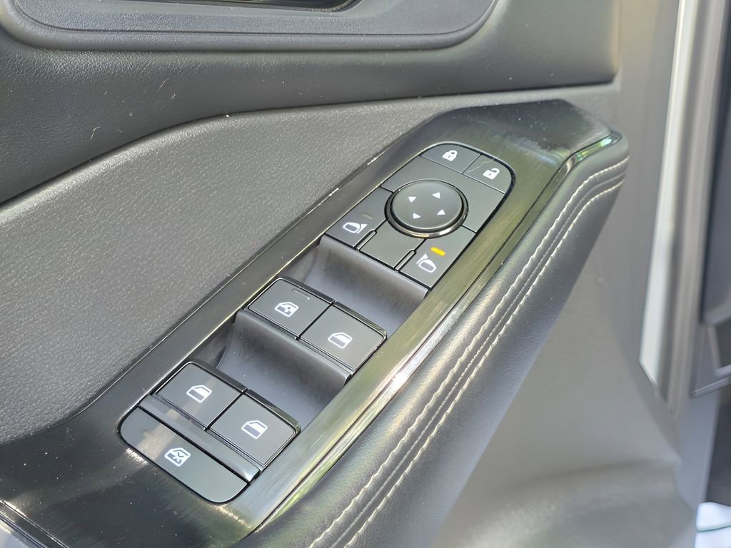 Used 2024 Nissan Rogue SV AWD/4WD image 15