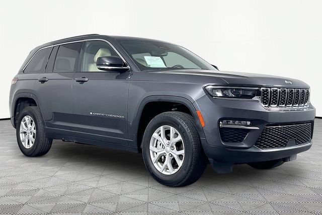 Used 2023 Jeep Grand Cherokee Limited AWD/4WD image 3