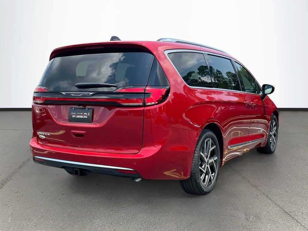 New 2027 Chrysler Pacifica Pinnacle w/ Theater Group FWD image 7
