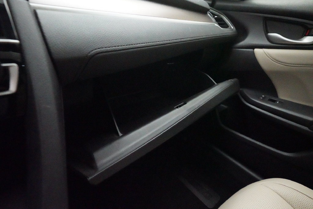 Certified 2018 Honda Civic Touring image 28