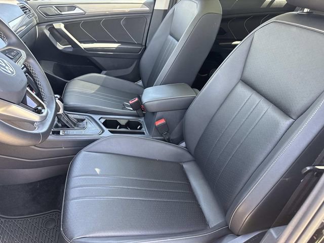 Used 2023 Volkswagen Tiguan SE w/ Panoramic Sunroof Package FWD image 20