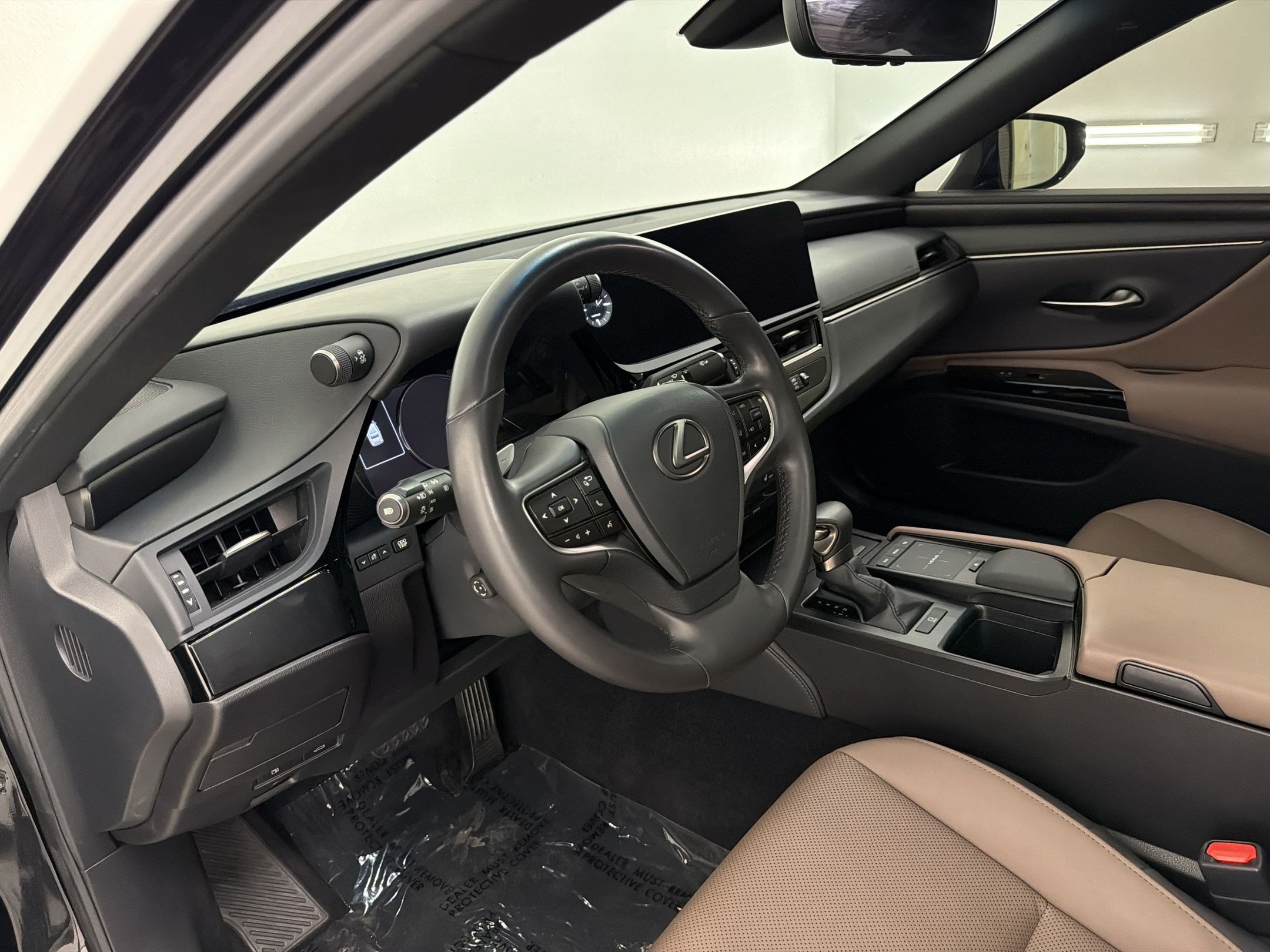 Certified 2022 Lexus ES 350 w/ Premium Package FWD image 4