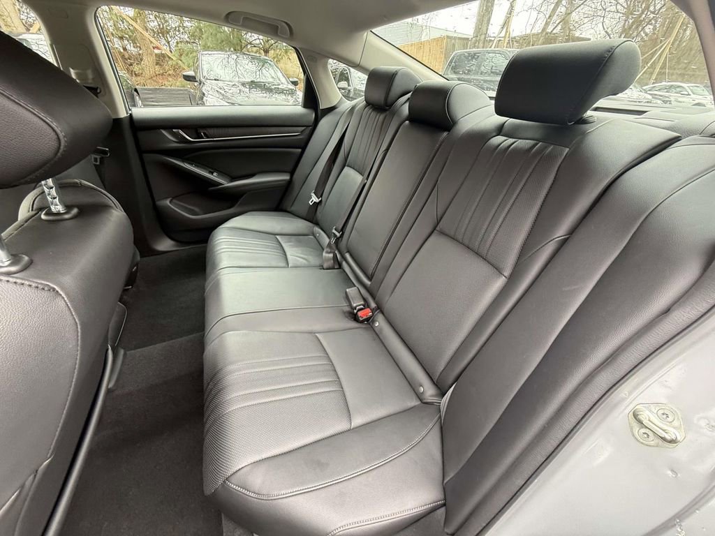 Used 2019 Honda Accord Touring image 12