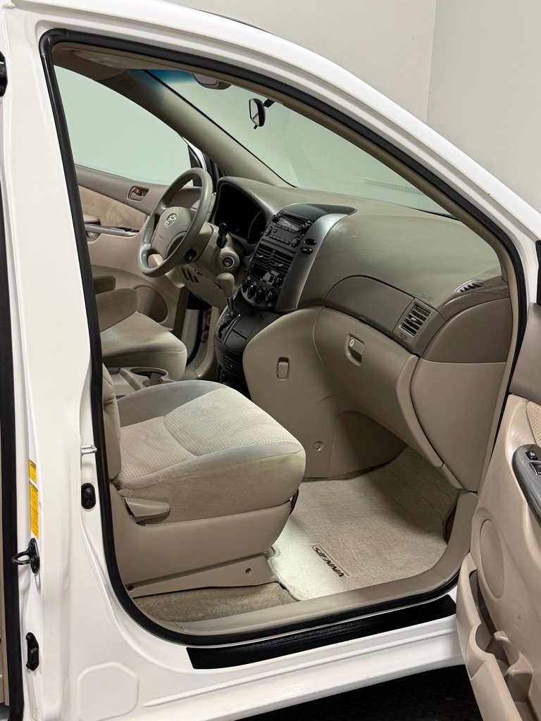 Used 2006 Toyota Sienna CE FWD image 12
