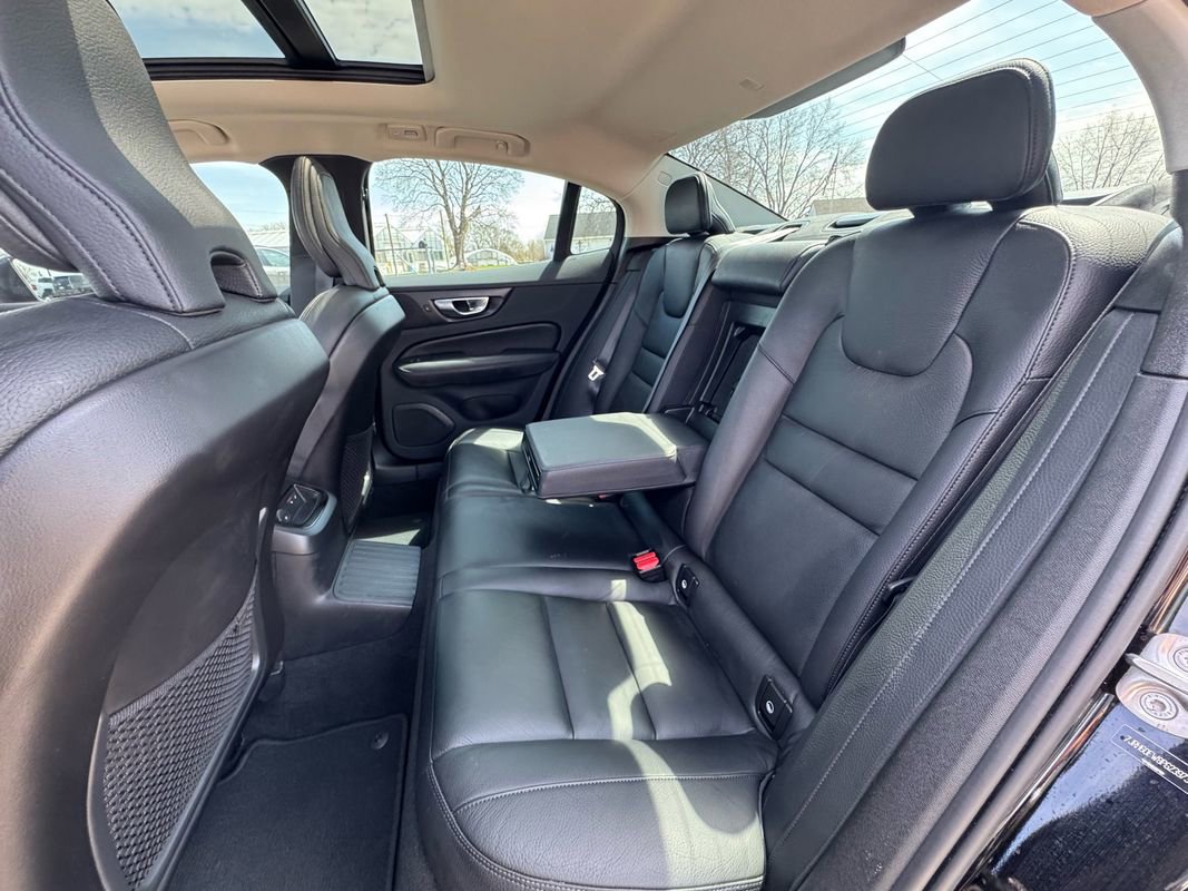 Used 2023 Volvo S60 T8 Plus image 22