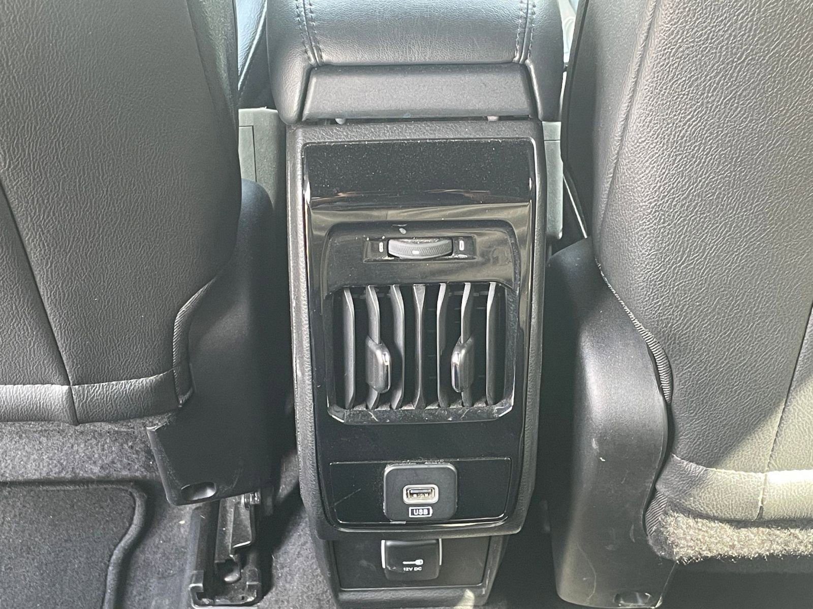 Used 2025 Jeep Compass Limited image 23