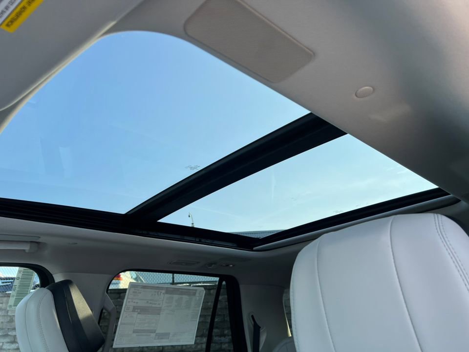 New 2026 Lincoln Navigator L Reserve w/ Jet Appearance Package image 7