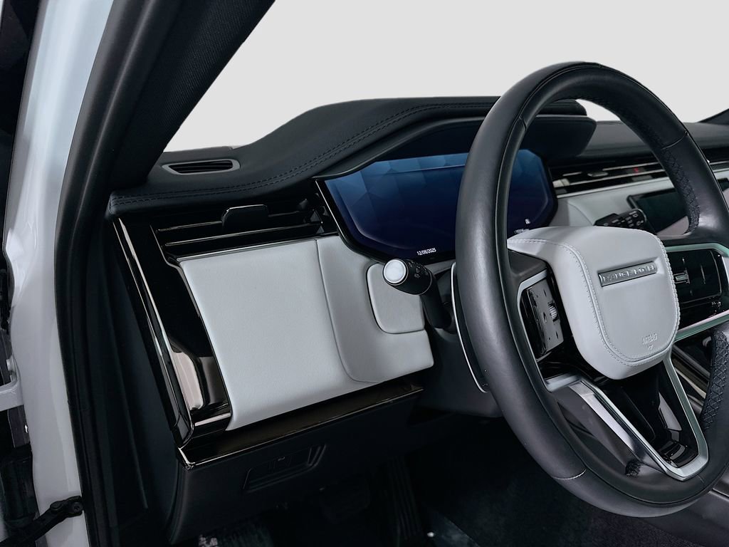 Used 2023 Land Rover Range Rover Sport SE image 11