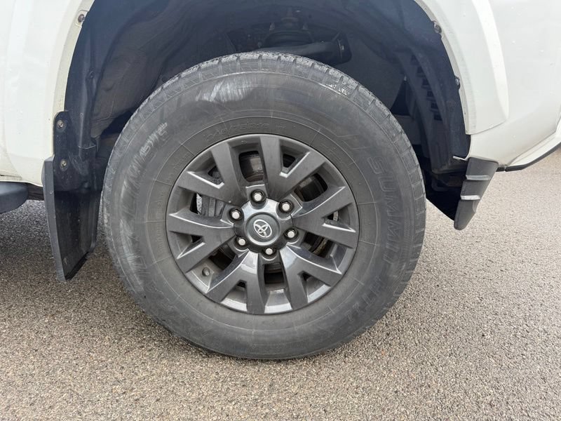 Used 2021 Toyota Tacoma SR5 w/ Blackout Package (TMS) AWD/4WD image 4