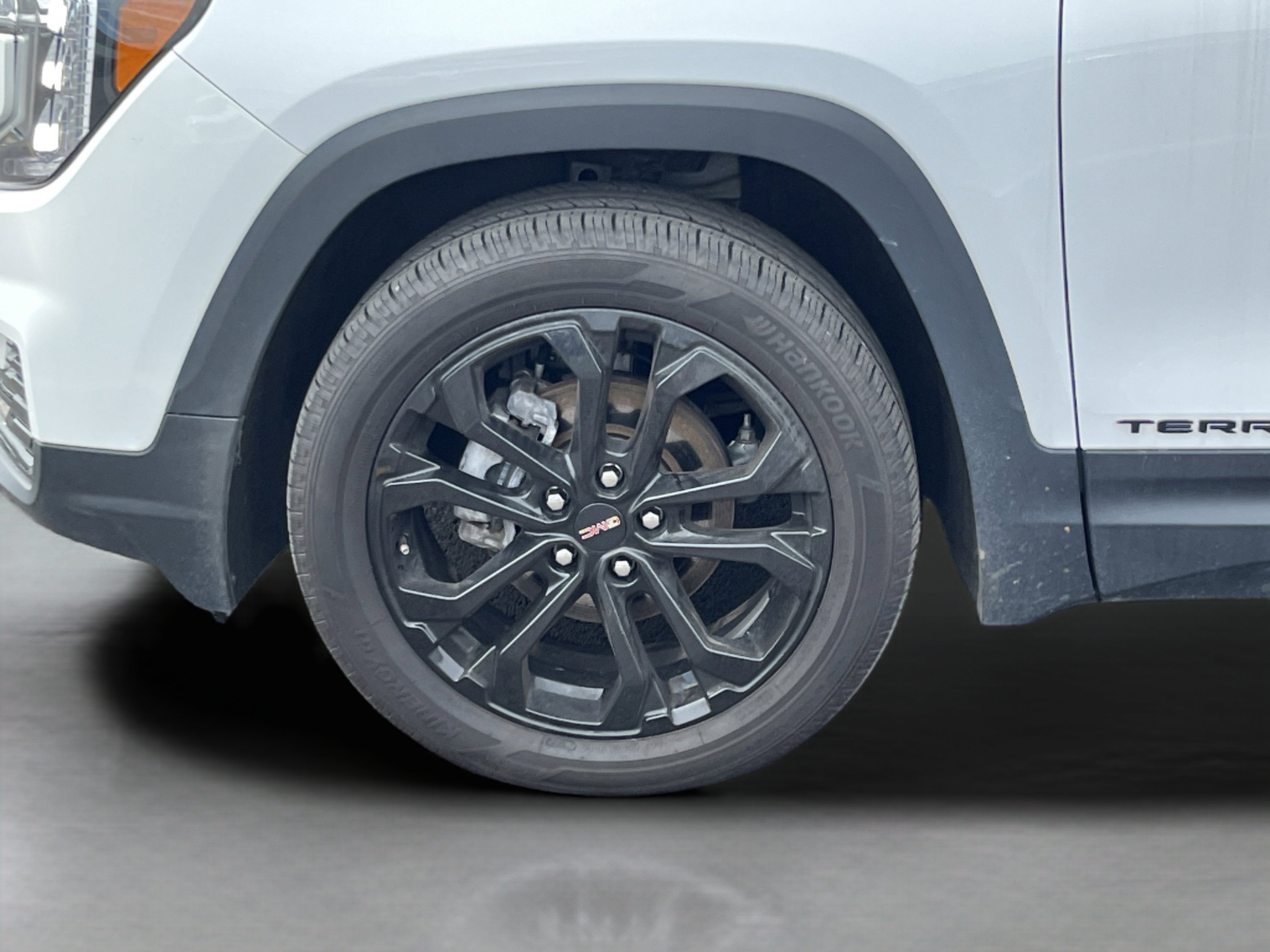 Used 2022 GMC Terrain SLE w/ Driver Convenience Package AWD/4WD image 9