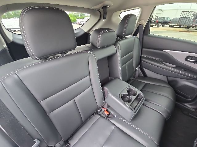 Used 2023 Nissan Murano SV w/ SV Midnight Edition Package FWD image 16