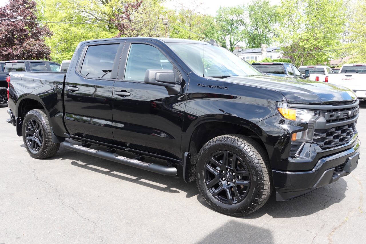 Used 2023 Chevrolet Silverado 1500 Custom w/ LPO, Dark Essentials Package AWD/4WD image 5