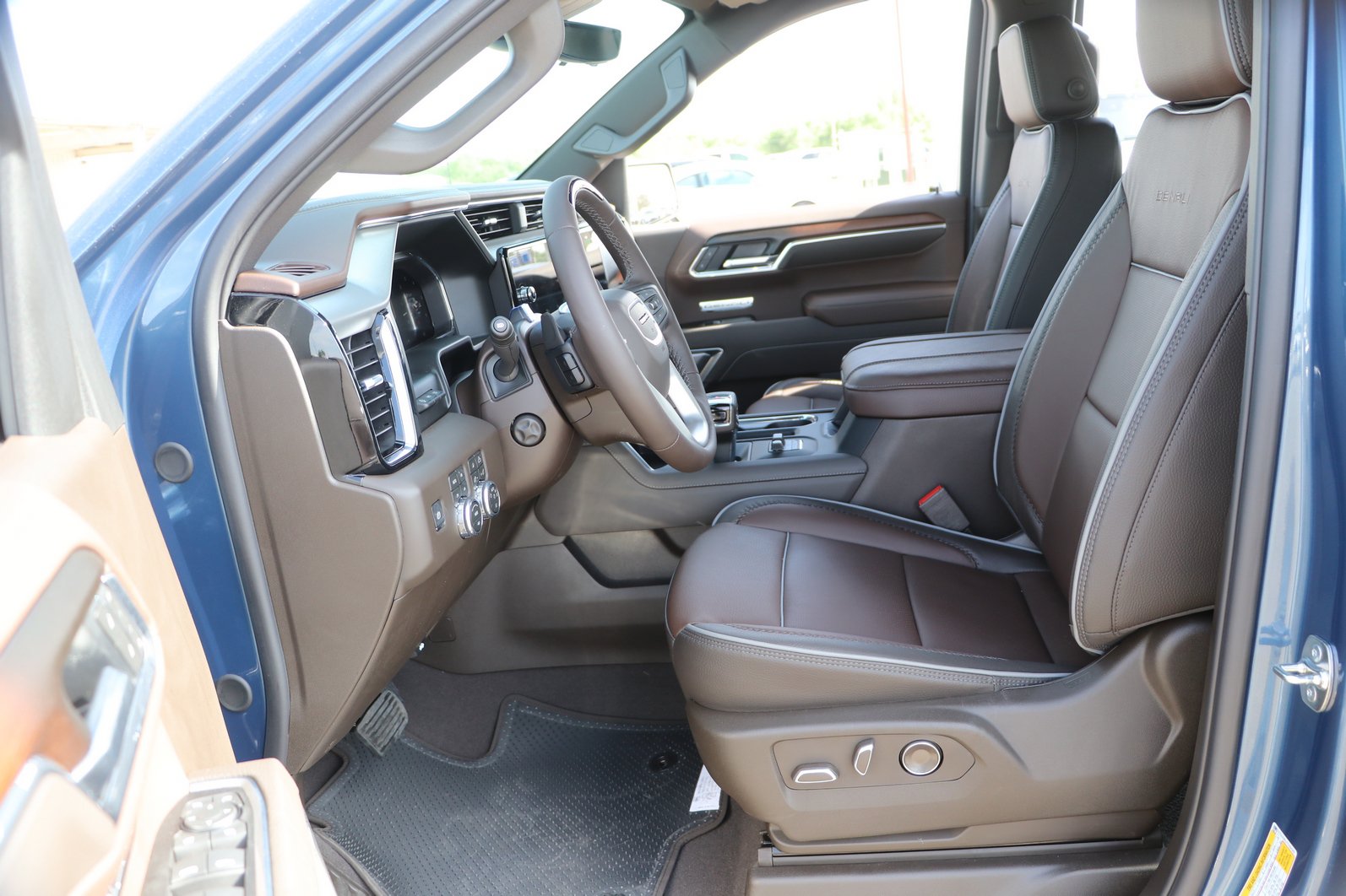 New 2026 GMC Sierra 1500 Denali w/ Technology Package AWD/4WD image 13