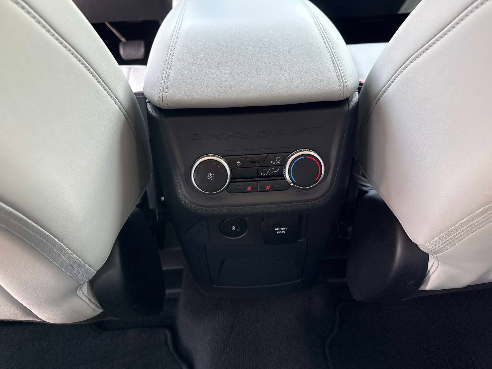 Used 2025 Ford Explorer Platinum w/ Ultimate Package image 18