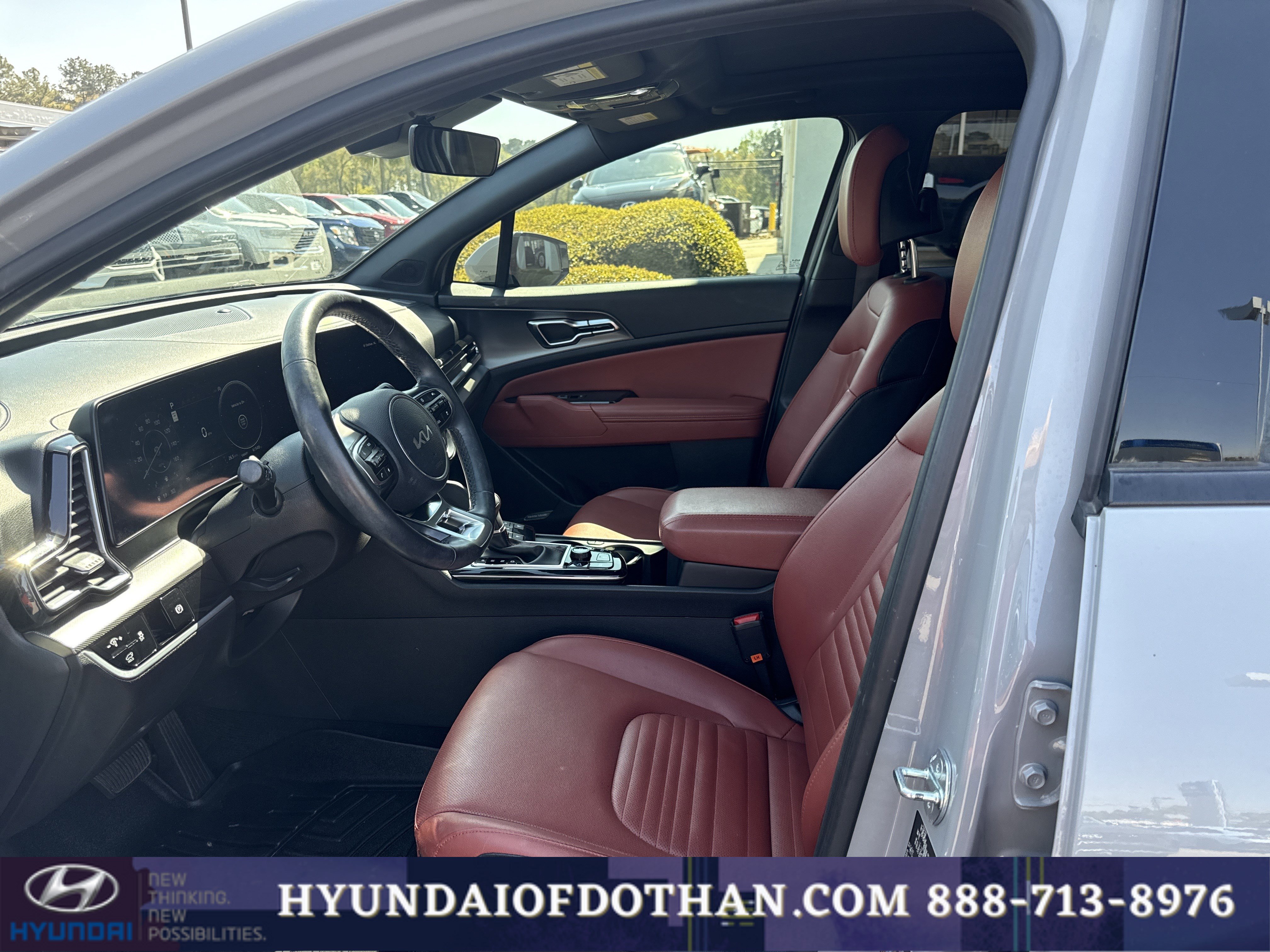 Used 2024 Kia Sportage SX image 10