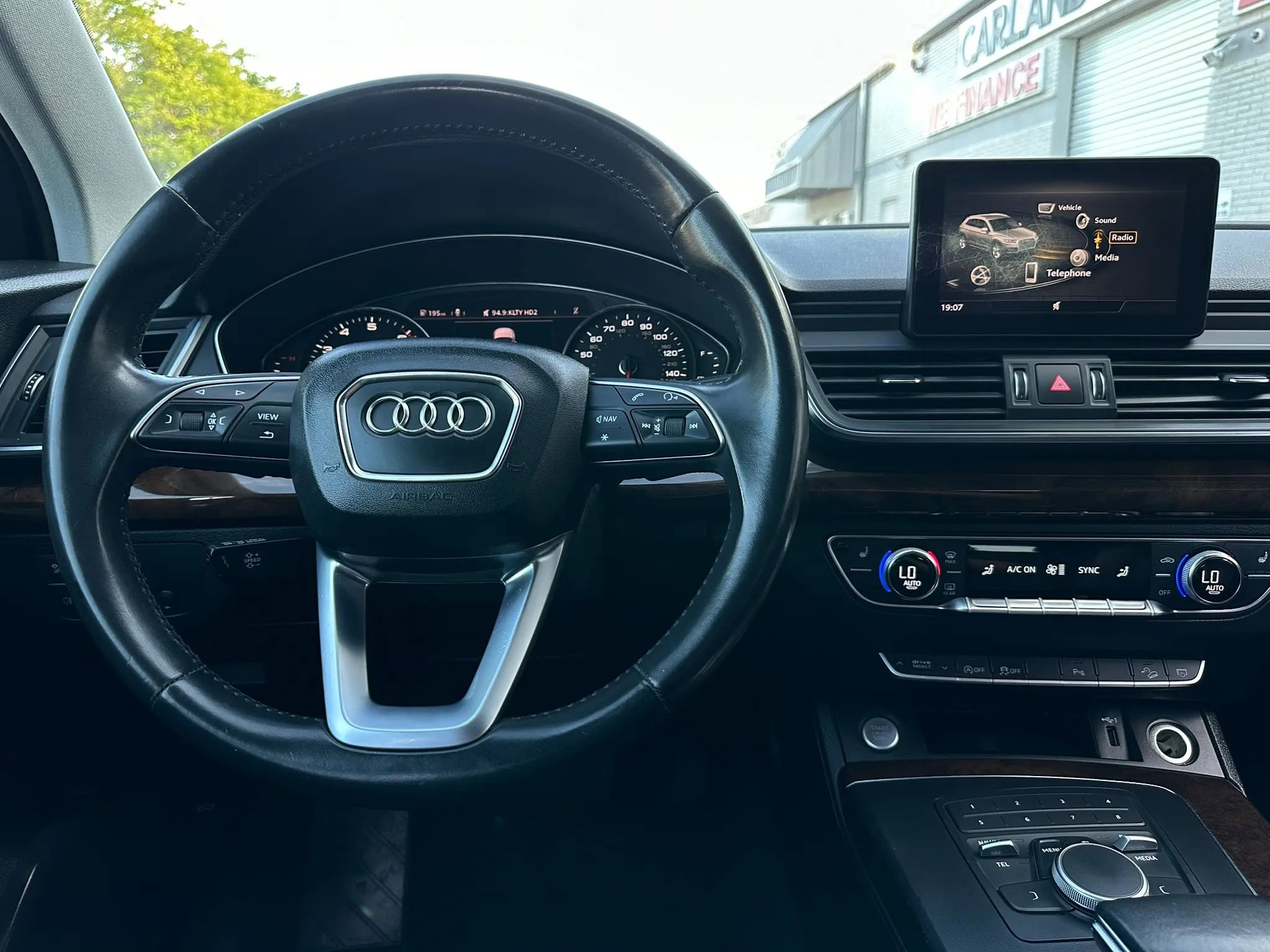 Used 2020 Audi Q5 2.0T Premium AWD/4WD image 23