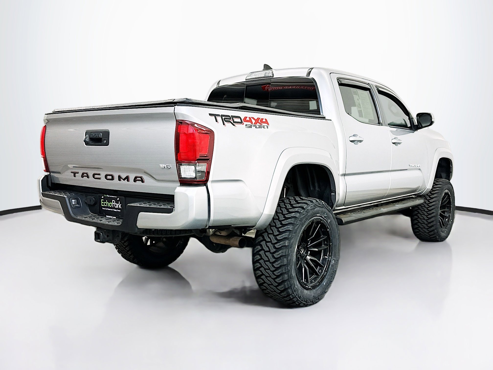 Used 2019 Toyota Tacoma TRD Sport image 9