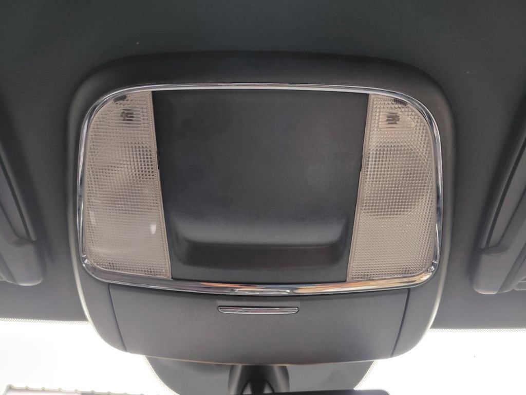 Used 2013 Dodge Charger SE w/ Connectivity Group image 6