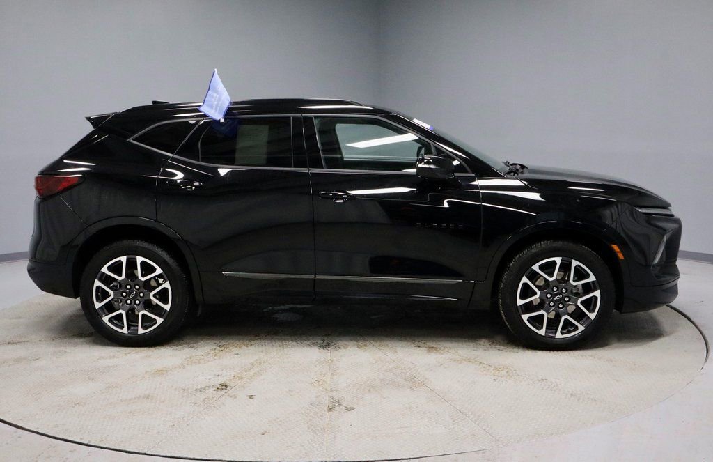 Used 2025 Chevrolet Blazer RS image 6