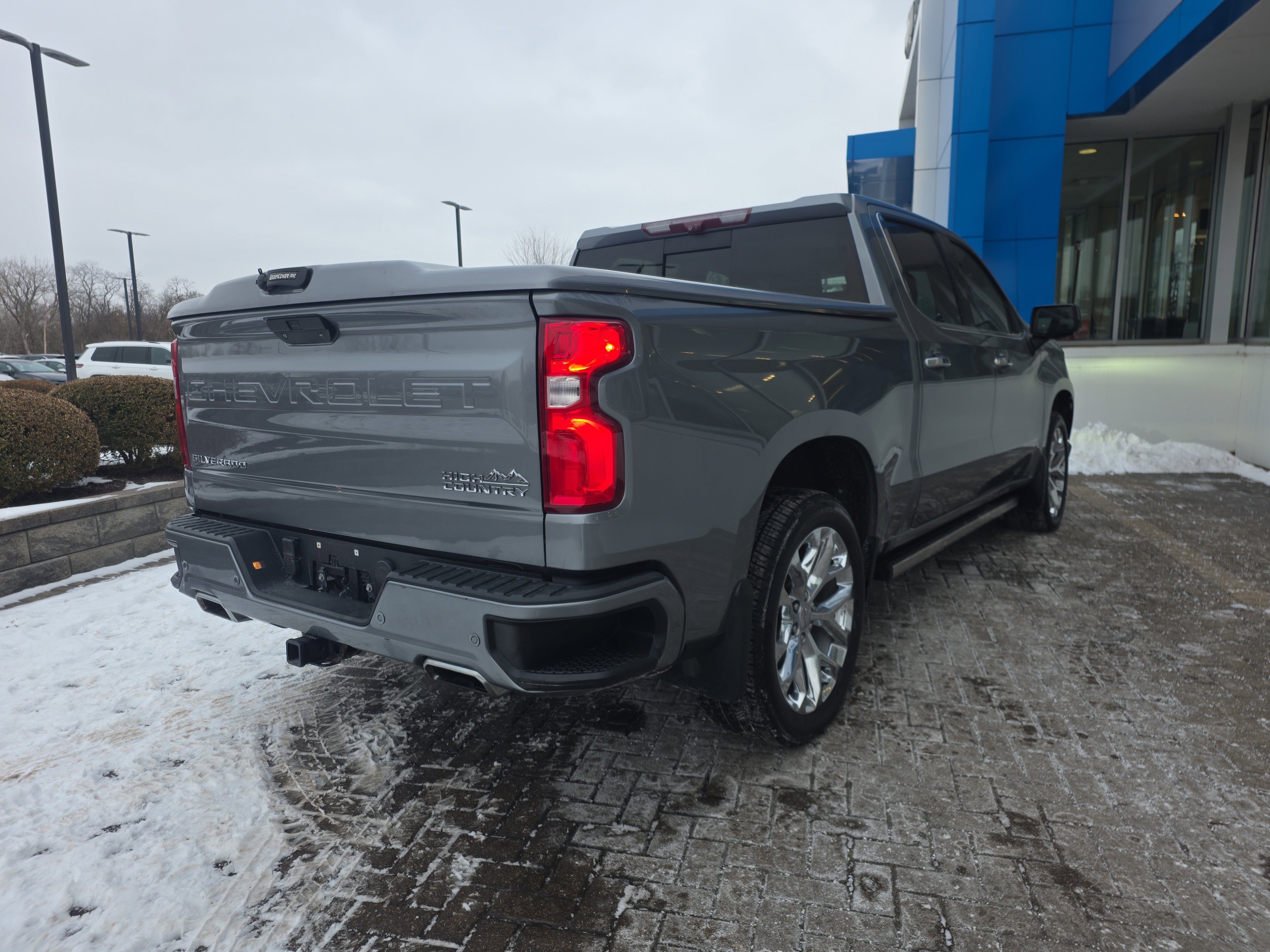 Used 2020 Chevrolet Silverado 1500 High Country w/ Technology Package image 5