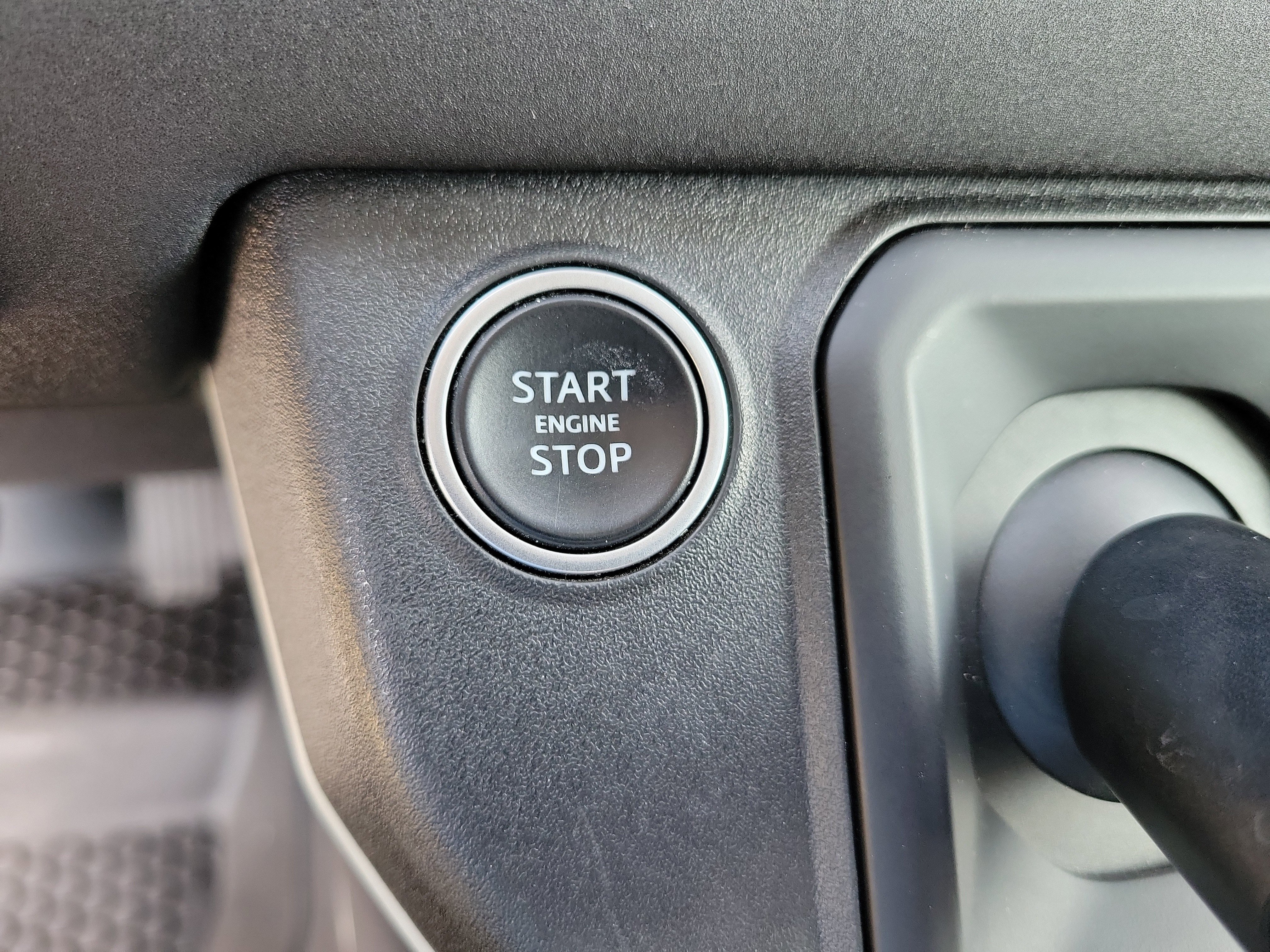 Used 2020 Land Rover Defender 110 First Edition image 12