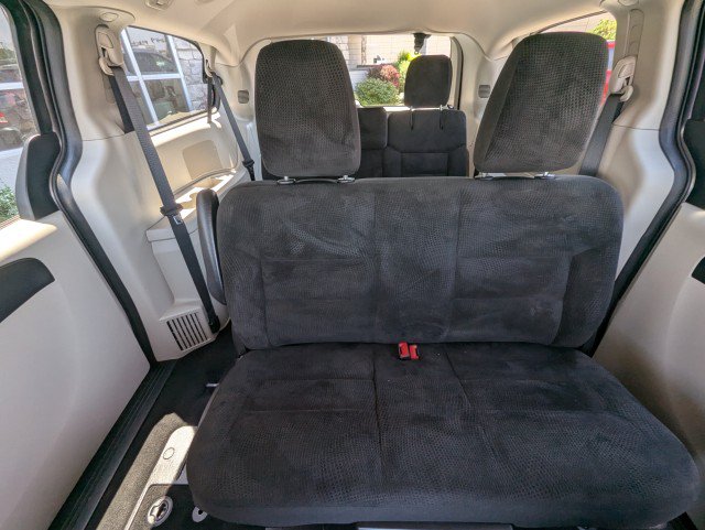 Used 2018 Dodge Grand Caravan SE w/ UConnect Hands-Free Group FWD image 19